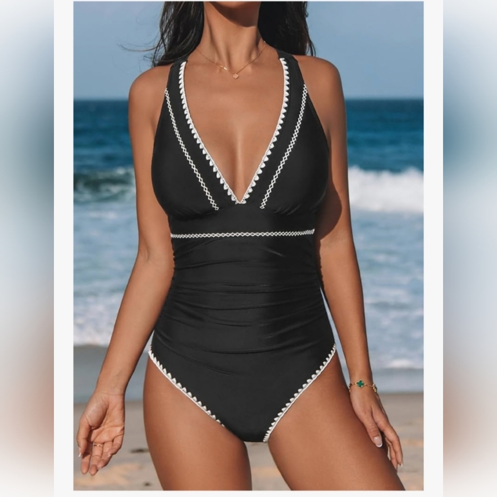 CUPSHE Women's One Piece Swimsuit Bathing Suit Swimwear